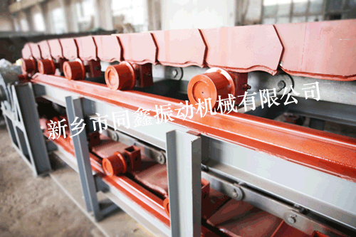 鱗板輸送機(jī)